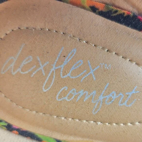 CLEARANCE • DexFlex Comfort • Open toe wedges • Size 6.5 - Picture 6 of 11
